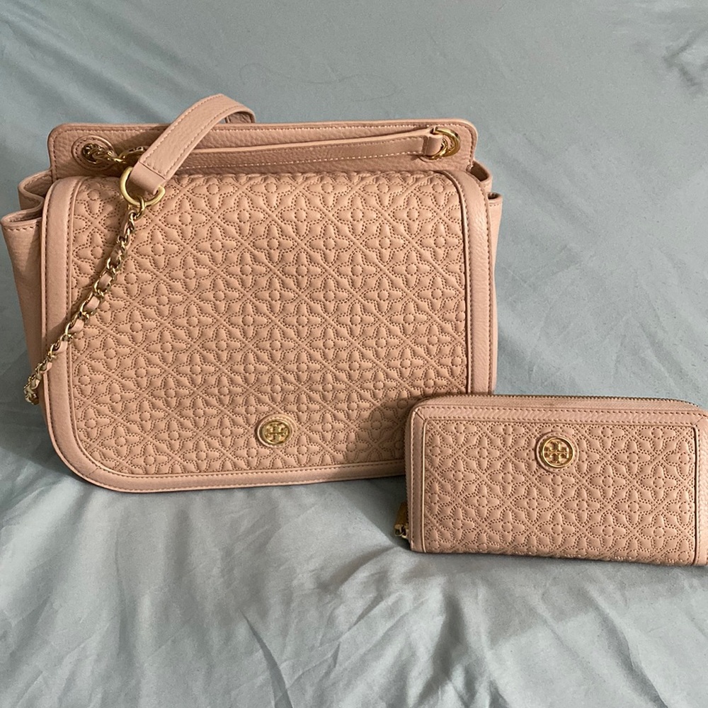Tory Burch Purse  medium size with matching wallet